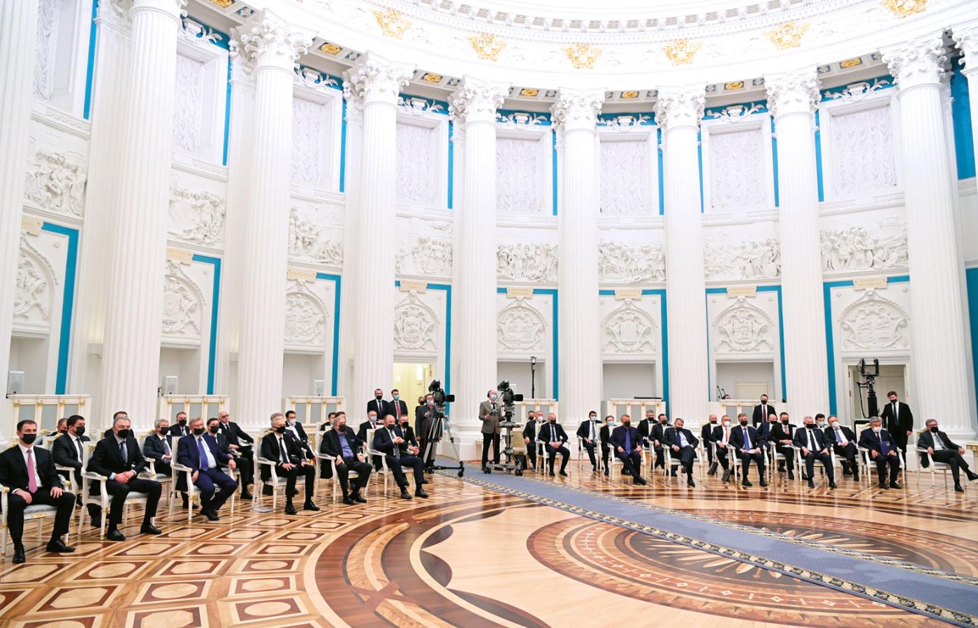 Kreml, spotkanie Putina z oligarchami w dniu ataku na Ukrainę 24 lutego 2022 r.