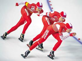 Na torze (od lewej): Katarzyna Woźniak, Katarzyna Bachleda-Curuś i Luiza Złotkowska.