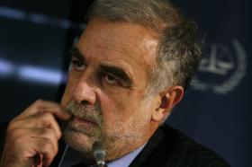 Zadaniem argentyńskiego prawnika Luisa Moreno Ocampo było odzyskanie wraku.