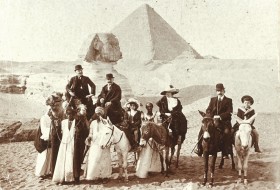Francuska rodzina na wycieczce w Egipcie, 1911 rok.