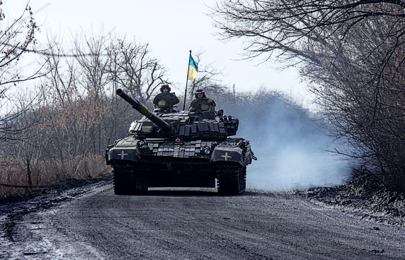 Ukraińscy żołnierze w czołgu w pobliżu miasta Bachmut, gdzie toczą zacięte walki z Rosjanami. 20 stycznia 2023 r.