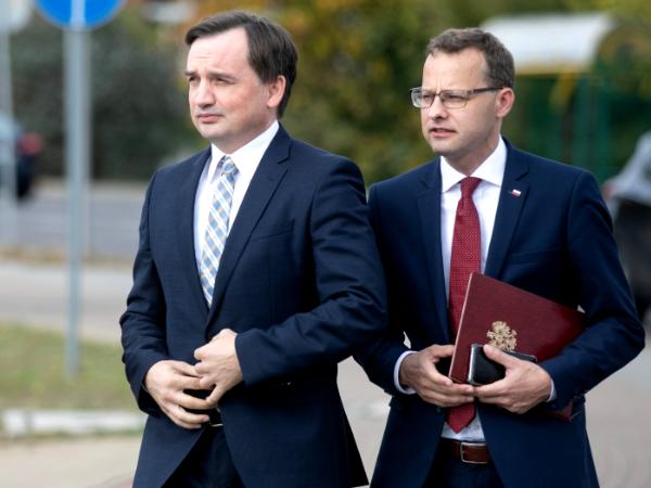 Zbigniew Ziobro i Marcin Romanowski w czasach, gdy rządzili i destabilizowali wymiar sprawiedliwości w Polsce. Październik 2019 r.