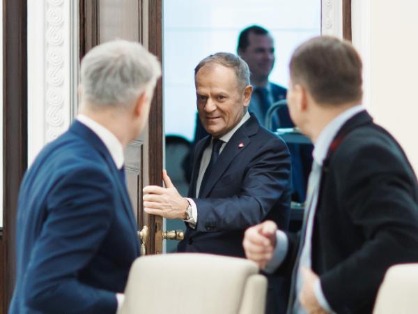 Krzysztof Gawkowski, Donald Tusk, Radosław Sikorski