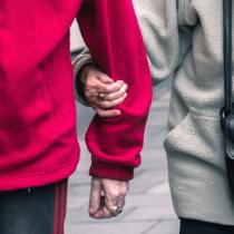 Okazuje się, że przemoc rodzinna jest częstsza od tej, na jaką narażeni jesteśmy na ulicy, w barze czy miejscu pracy.