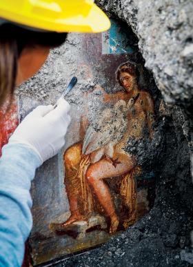 Odsłonięty ostatnio w Pompejach fresk przedstawiający nagą Ledę uprawiającą seks z Zeusem pod postacią łabędzia.