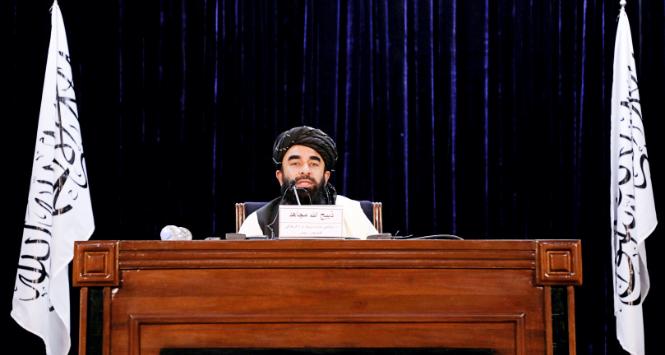 Rzecznik talibów Zabihullach Mudżahid ogłosił powstanie nowego rządu.