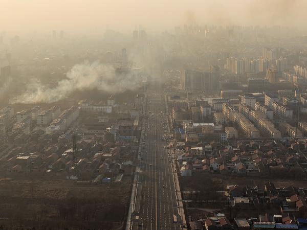 Zakaz kopciuchów a zanieczyszczenie powietrza