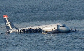 Straszne latanie. W 2009 r. światem wstrząsnęły dwie poważne katastrofy lotnicze: w styczniu samolot US Airways cudem wylądował na rzece Hudson, w czerwcu maszyna Air France rozleciała się w powietrzu nad Atlantykiem.