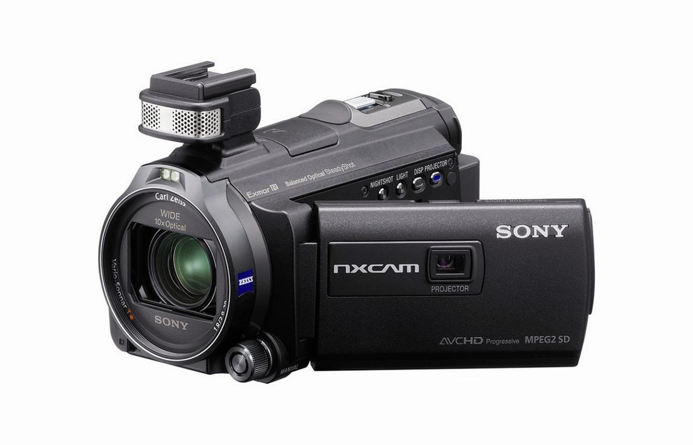 Kamera Sony HRX jest mała - mieści się w dłoni - i ma godne uwagi parametry.