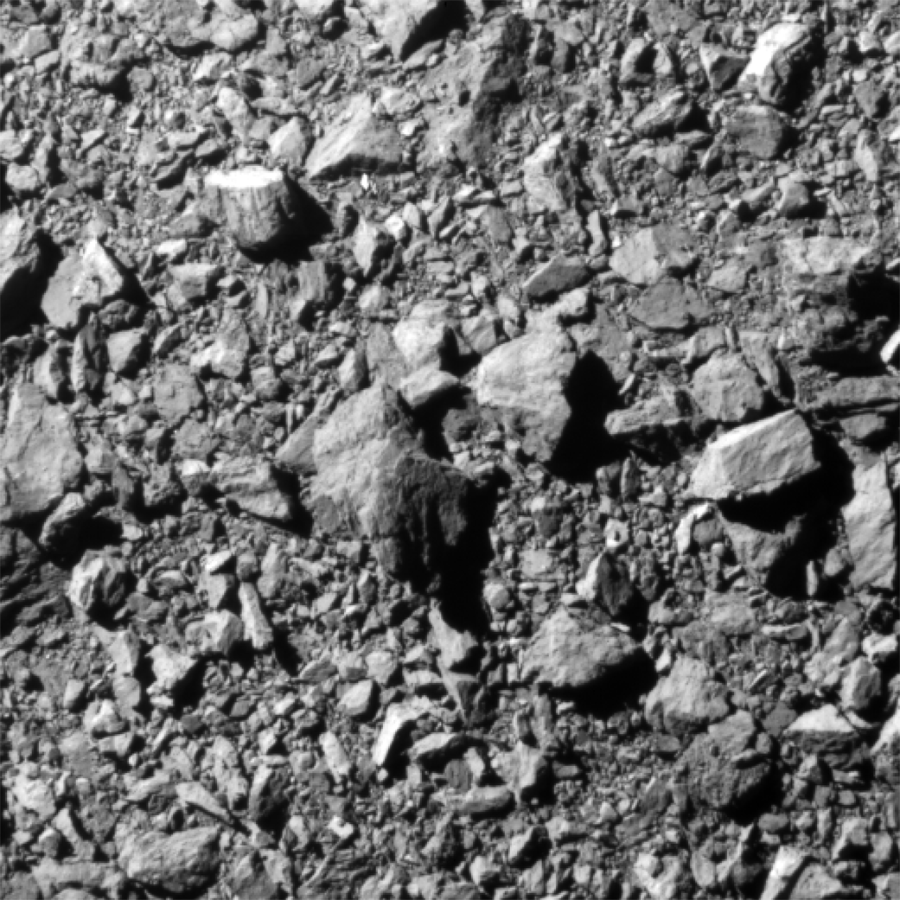 Ostatnie pełne zdjęcie księżyca asteroidy Dimorphos, wykonane podczas misji DART na 2 sekundy przed uderzeniem. Zdjęcie pokazuje skrawek asteroidy o średnicy 100 stóp.