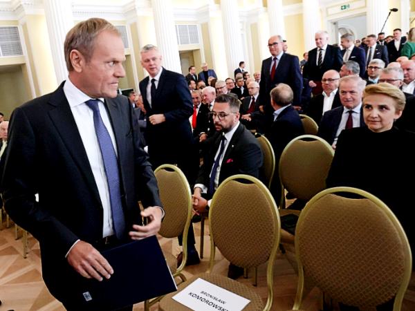 Donald Tusk przed wtorkowym spotkaniem opozycji