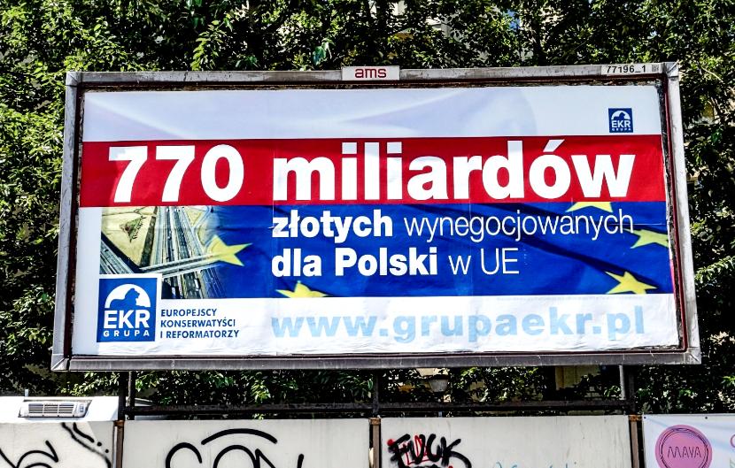 Plakat europejskiej frakcji EKR w Warszawie
