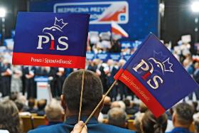 PiS ma wciąż dużą siłę i może wrócić do władzy. Rozsądnie jest przyciągać ich zwolenników, aby przynajmniej przestali popierać partię Kaczyńskiego.