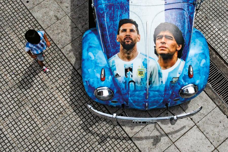 Lionel Messi dołączył na olimpie do Diego Maradony.