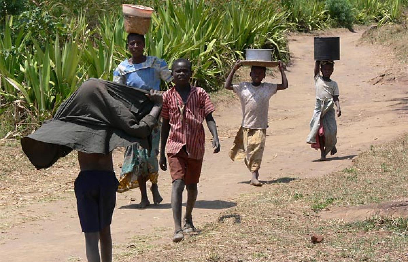 Demografowie są szczególnie zmartwieni stopą wzrostu liczby afrykańskiej ludności (na zdjęciu - dzieci z Malawi), która jest wyższa niż w jakimkolwiek innym regionie świata w ostatnich dekadach. Fot. Larsz, Flickr (CC BY SA)
