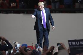 Donald Trump na jednym ze swoich wieców. Tu w South Point Arena w Las Vegas. Luty 2016 r.