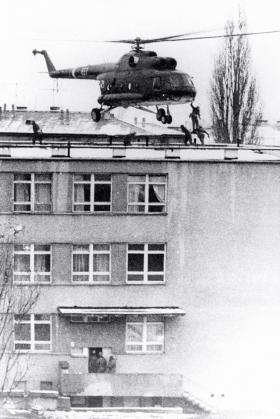 Szturm misztalowców na Wyższą Oficerską Szkołę Pożarnictwa w Warszawie, 1981 r.