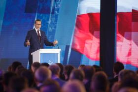 „Myślę, że premier Morawiecki w kasie państwa zobaczył dno”.
