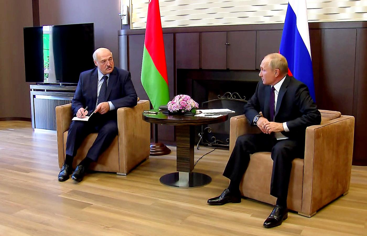 To było pierwsze po sierpniowych wyborach spotkanie prezydentów Aleksandra Łukaszenki i Władimira Putina.