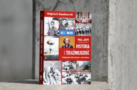 Część liceów i techników, które początkowo planowały korzystać z „Historii i teraźniejszości” prof. Roszkowskiego, z wyboru się wycofała.