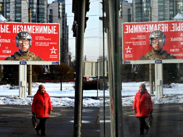 Billboardy zachęcające Rosjan do wstępowania do wojska, Petersburg.