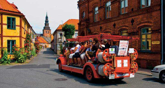 Ystad. Postać komisarza Wallandera - bohatera toczących się tu kryminałów Henninga Mankella - przyciąga do miasta tłumy turystów.