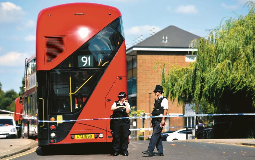 Dzielnica Islington na północy miasta (wrzesień br.). Tym razem zadźgano kobietę.