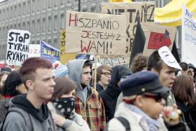 „Oburzeni” wyszli też na ulice Warszawy.