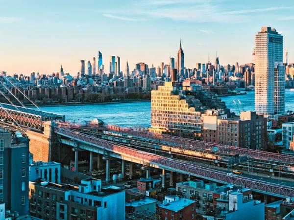 Williamsburg, za rzeką East River widok na Manhattan