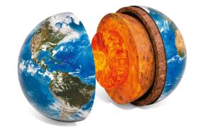 Cztery główne warstwy Ziemi: skorupa, płaszcz, płynne jądro zewnętrzne i stałe jądro wewnętrzne.