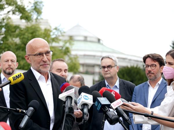 Dziennikarze na granicy. Konferencja prasowa przed Sejmem