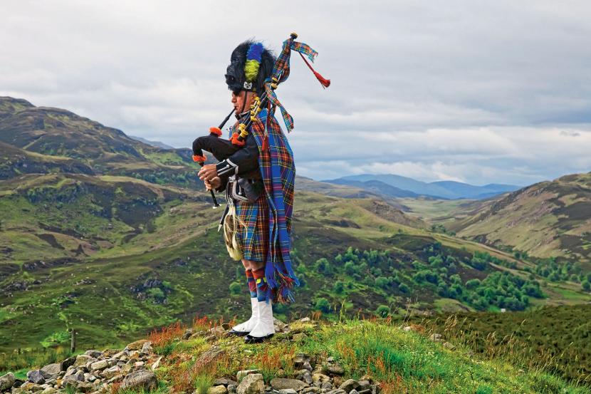 Szkocki Park Narodowy Cairngorms. Znajduje się tu też pięć z sześciu najwyższych szczytów Wielkiej Brytanii.