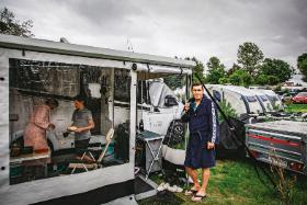 Pan Jacek z rodziną na 4-gwiazdkowym kempingu w Chłapowie.