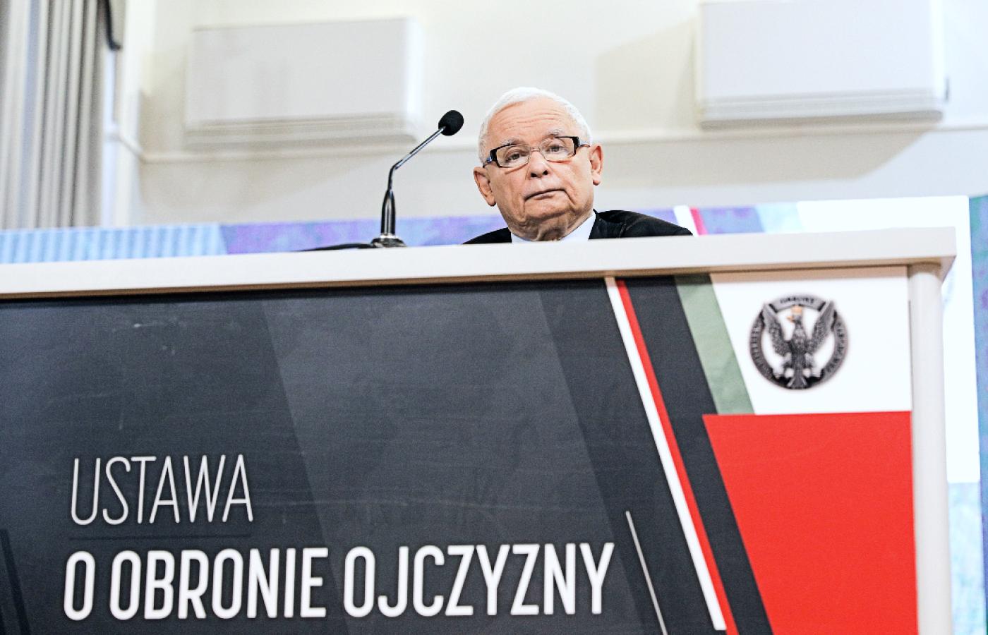 Wicepremier i prezes PiS Jarosław Kaczyński w czasie prezentacji ustawy o obronie ojczyzny