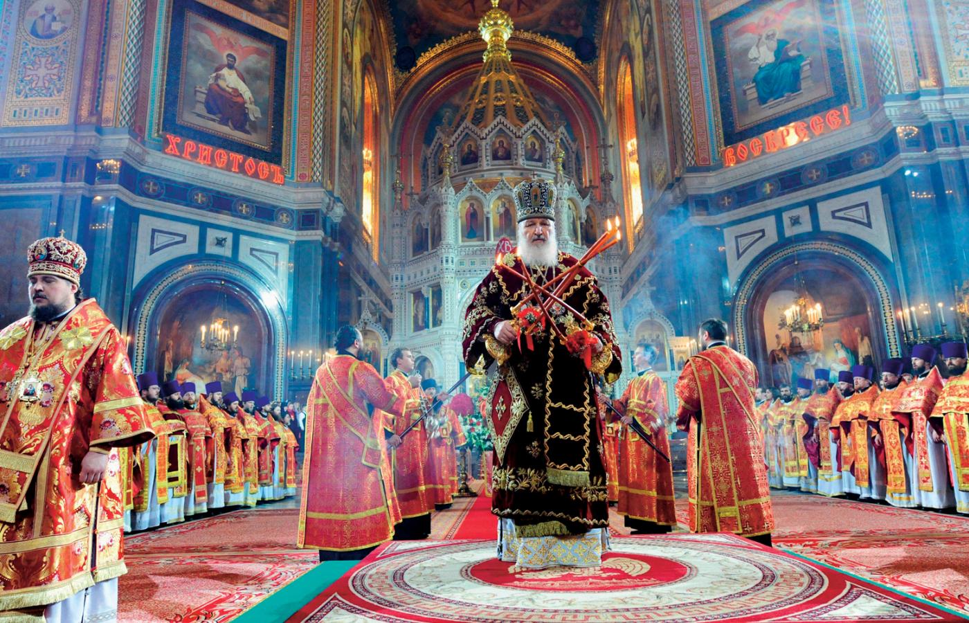 Patriarcha Cyryl I podczas nabożeństwa wielkanocnego w moskiewskim Soborze Chrystusa Zbawiciela.