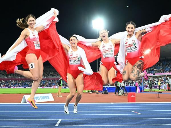 Zdobywczynie brązowego medalu w sztafecie 4x100 m. Od lewej: Pia Skrzyszowska, Magdalena Stefanowicz, Kryscina Cimanouska i Ewa Swoboda