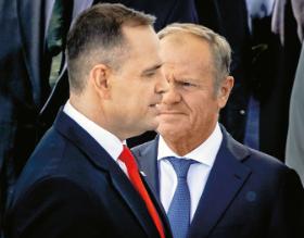 Według ostatnich sondaży dobrze ocenia premiera Tuska ok. 37 proc. respondentów, a prezydenta Nawrockiego 53 proc.