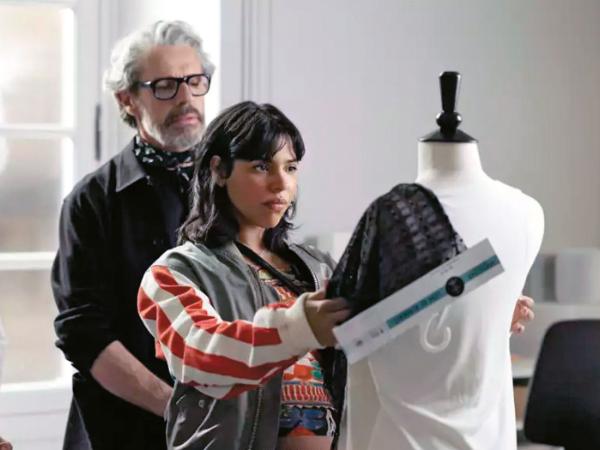 „Dom mody”, scen. José Caltagirone i Valentine Milville