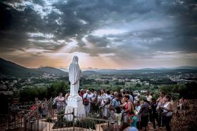 Nigdy przedtem prywatne objawienia nie trwały tak długo i nie dochodziło do nich tak często.