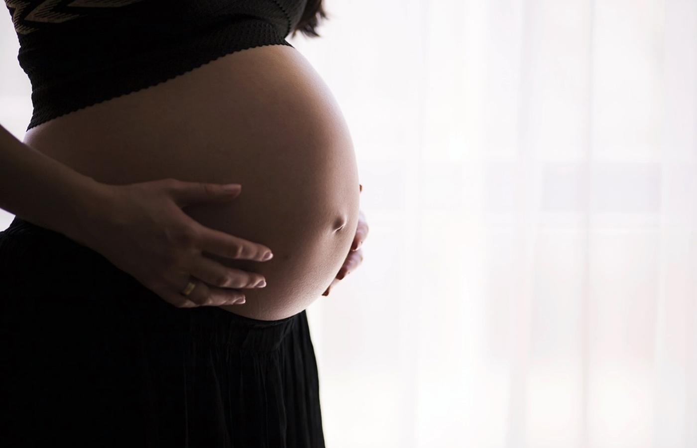 Ponad 40 proc. porodów w Polsce kończy się cesarskim cięciem.