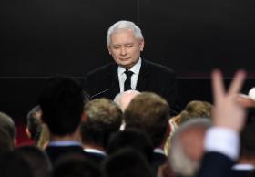 Kaczyński opatuli się proeuropejsko na zimę po to, aby na wiosnę razem z Morawieckim mówić o Unii co najwyżej z troską o jej przyszłość.
