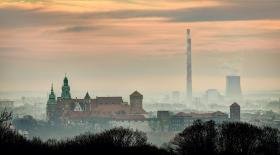 Czy polskie miasta (na fotografii Kraków) poradzą sobie ze smogiem?