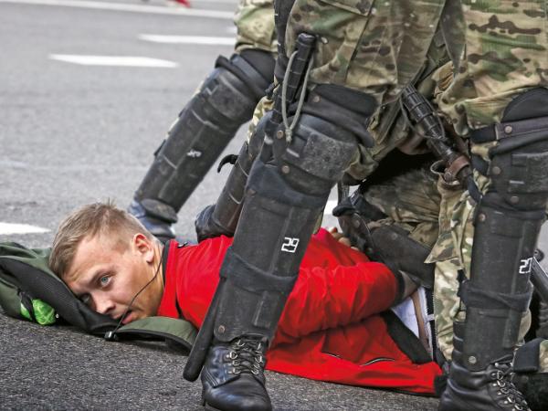 Mińsk, 2020 r. Protest białoruskiej opozycji przeciwko oficjalnym wynikom wyborów prezydenckich na Białorusi.