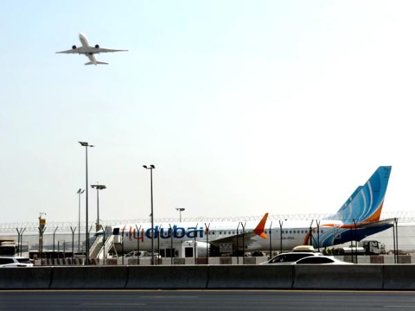 Samolot linii Flydubai na lotnisku w Dubaju, 30 września 2026 r.