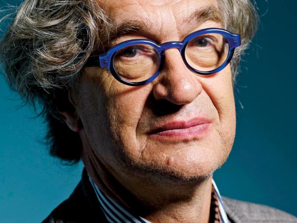 Wim Wenders to jeden z najbardziej znanych reżyserów niemieckich. Realizuje zarówno filmy fabularne, jak i dokumentalne