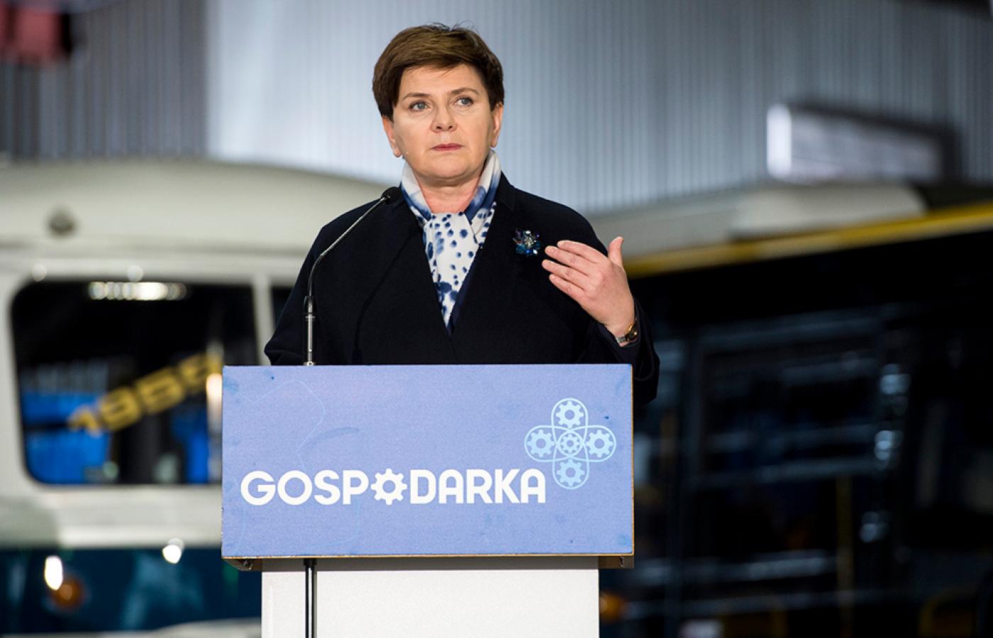 Premier Beata Szydło wzięła udział w uroczystości podpisania umowy w fabryce Autosan.