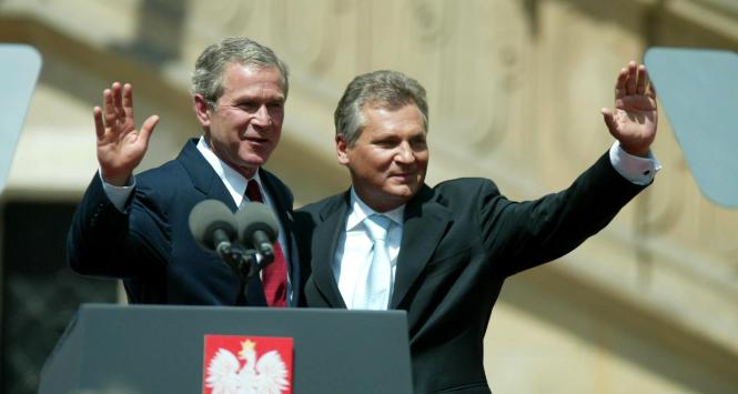 George W. Bush i Aleksander Kwaśniewski w maju 2003 r. w Warszawie