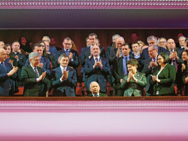 PiS sam stworzył elitę władzy, ale o elitaryzm oskarżał wszystkich politycznych przeciwników.