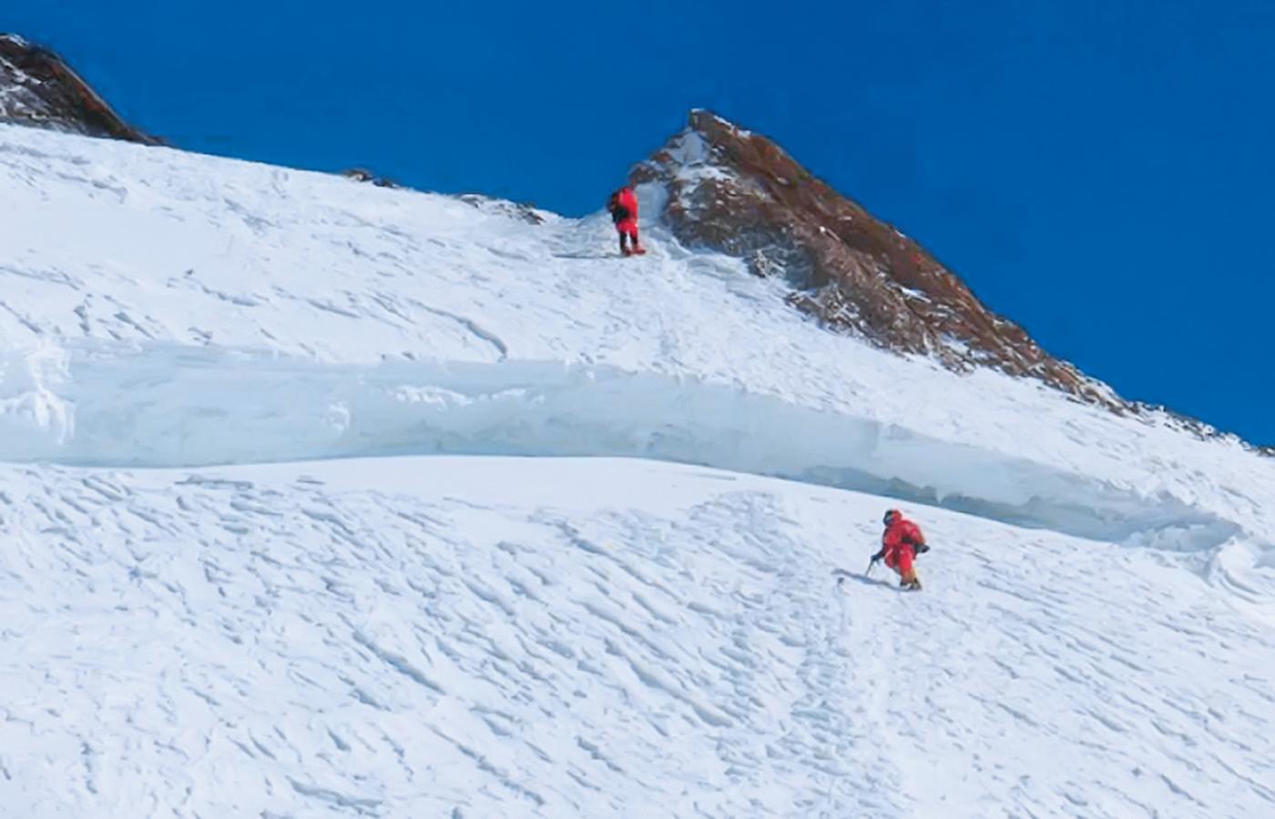 Broad Peak - jedno z ostatnich zdjęć Macieja Berbeki i Tomasza Kowalskiego z zimowej wyprawy.