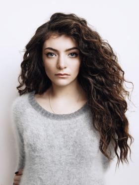 Lorde boleśnie rozczarowała słuchaczy wyznaniem, że kontrakt płytowy podpisała już trzy lata temu.